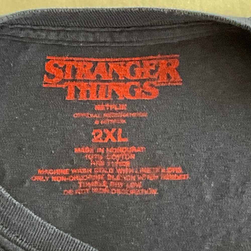 Stranger Things "Scoops Ahoy" Navy T-Shirt size 2XL - Picture 3 of 6